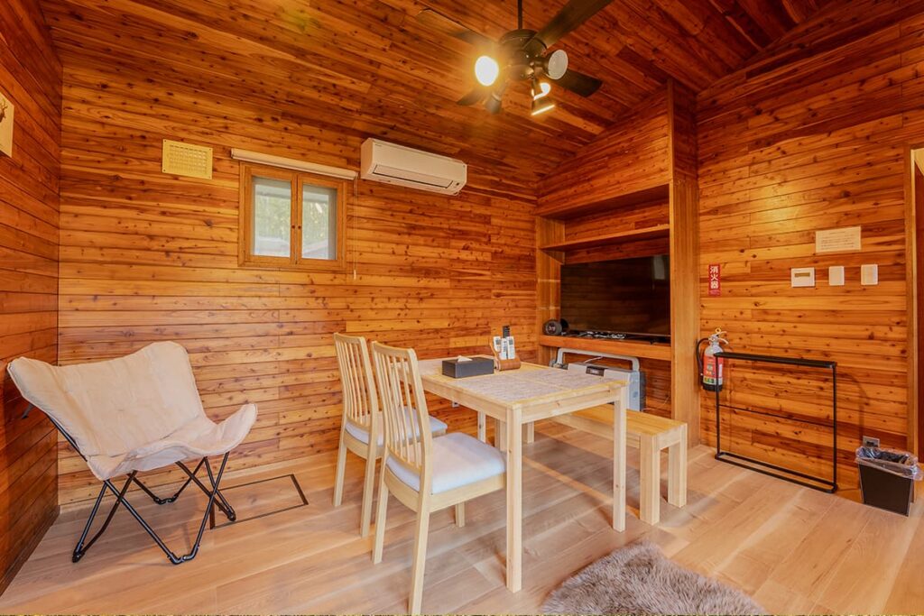北海道泳池+溫泉住宿
LiVEMAX RESORT Greenpia Onuma
木屋 Cottage