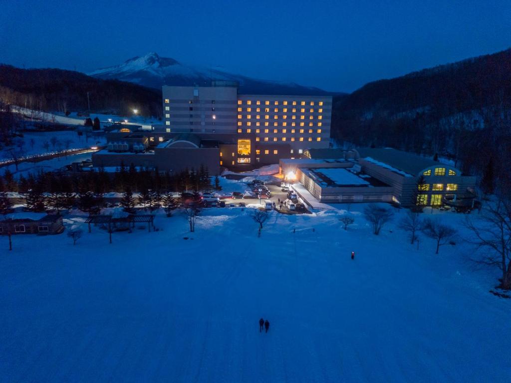 北海道泳池+溫泉住宿
LiVEMAX RESORT Greenpia Onuma